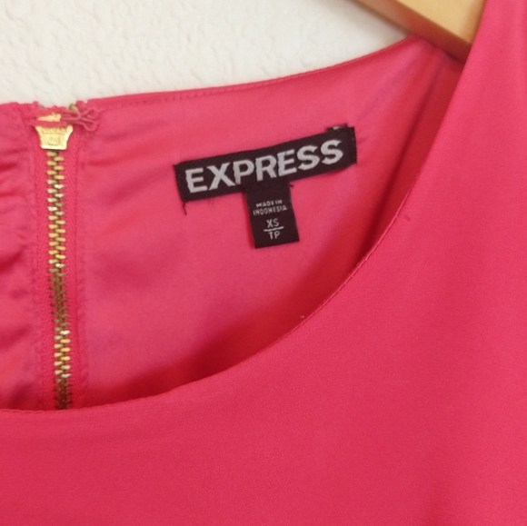 Express | Pink Ruffle Blouse - Picture 3 of 8